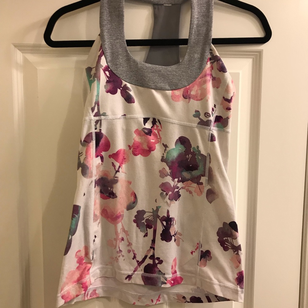 Really pretty Lululemon tank with shelf bra